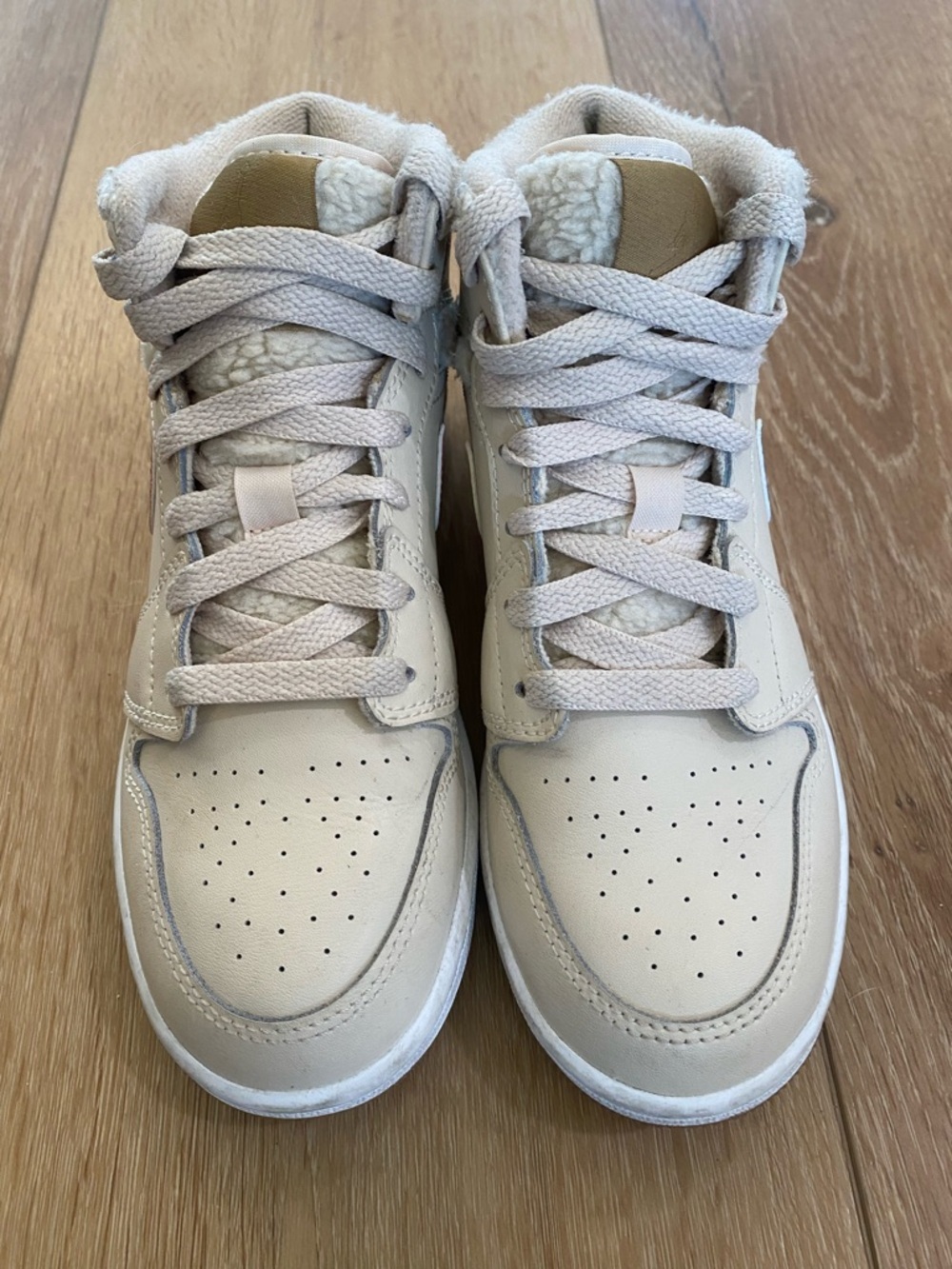 Air Jordan 1 Mid Utility GS “Fleece” Unisex Youth Size 3.5 Colorful School